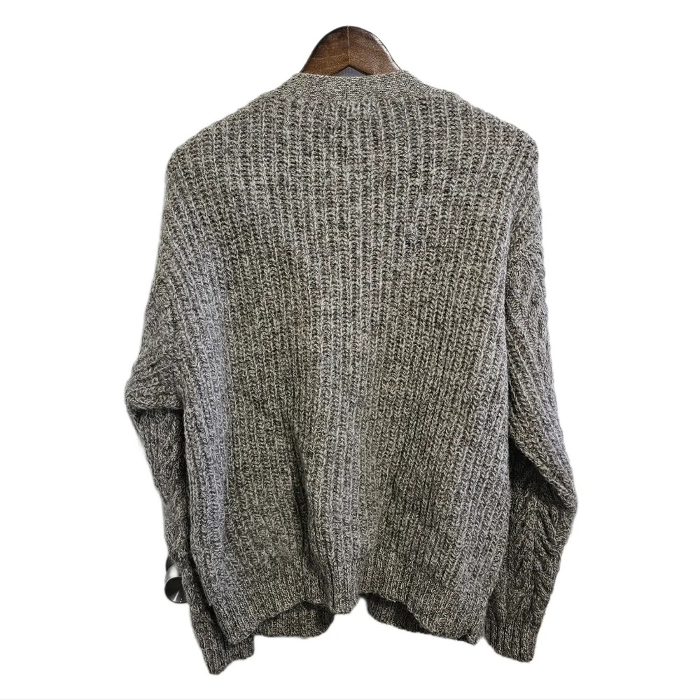 Eddie Bauer cable knit Wool Grey button cardigan size large - Picture 9 of 12